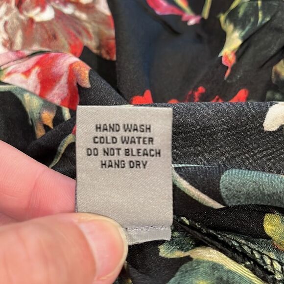 Casting LA Silky Floral Print Off The Shoulder Top - Picture 4 of 4